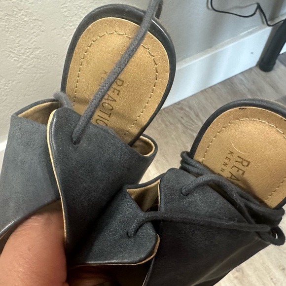 Kenneth Cole Slip On Open Toe Blue/Beige Block Heel Leather Size 7M - Picture 10 of 14